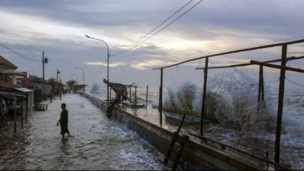 Peringatan Dini Potensi Banjir Rob di NTT