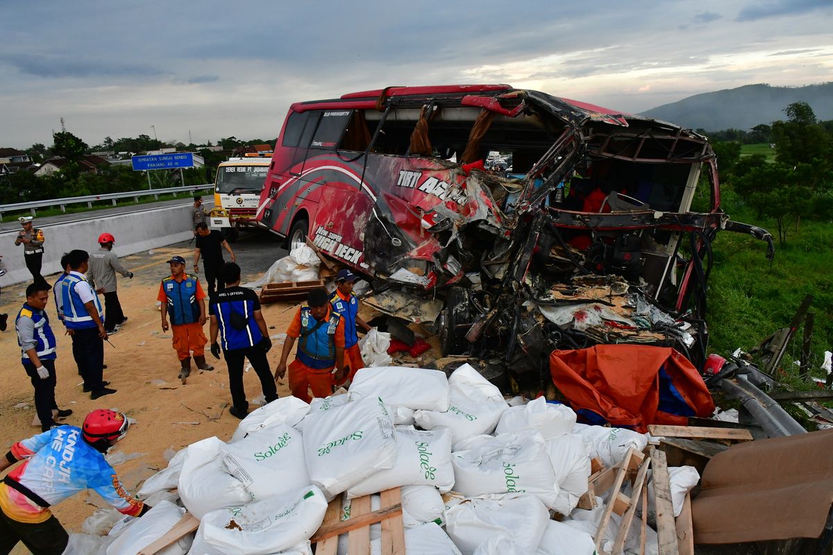 Sopir Truk Ditetapkan sebagai Tersangka Kasus Laka di Tol Pandaan-Malang