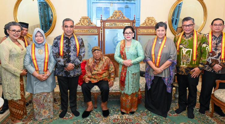 Kunjungi Keraton Surakarta, Ketua MPR: Kita Punya Tanggung Jawab Melestarikan Jejak Budaya Bangsa