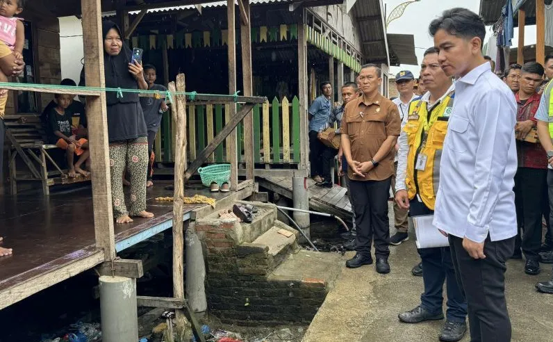 Gibran Lakukan Peninjauan Penataan Kawasan Pesisir Medan Belawan Bahari