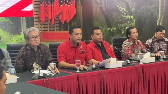 Hasto Siapkan Pledoi dalam 7 Bahasa