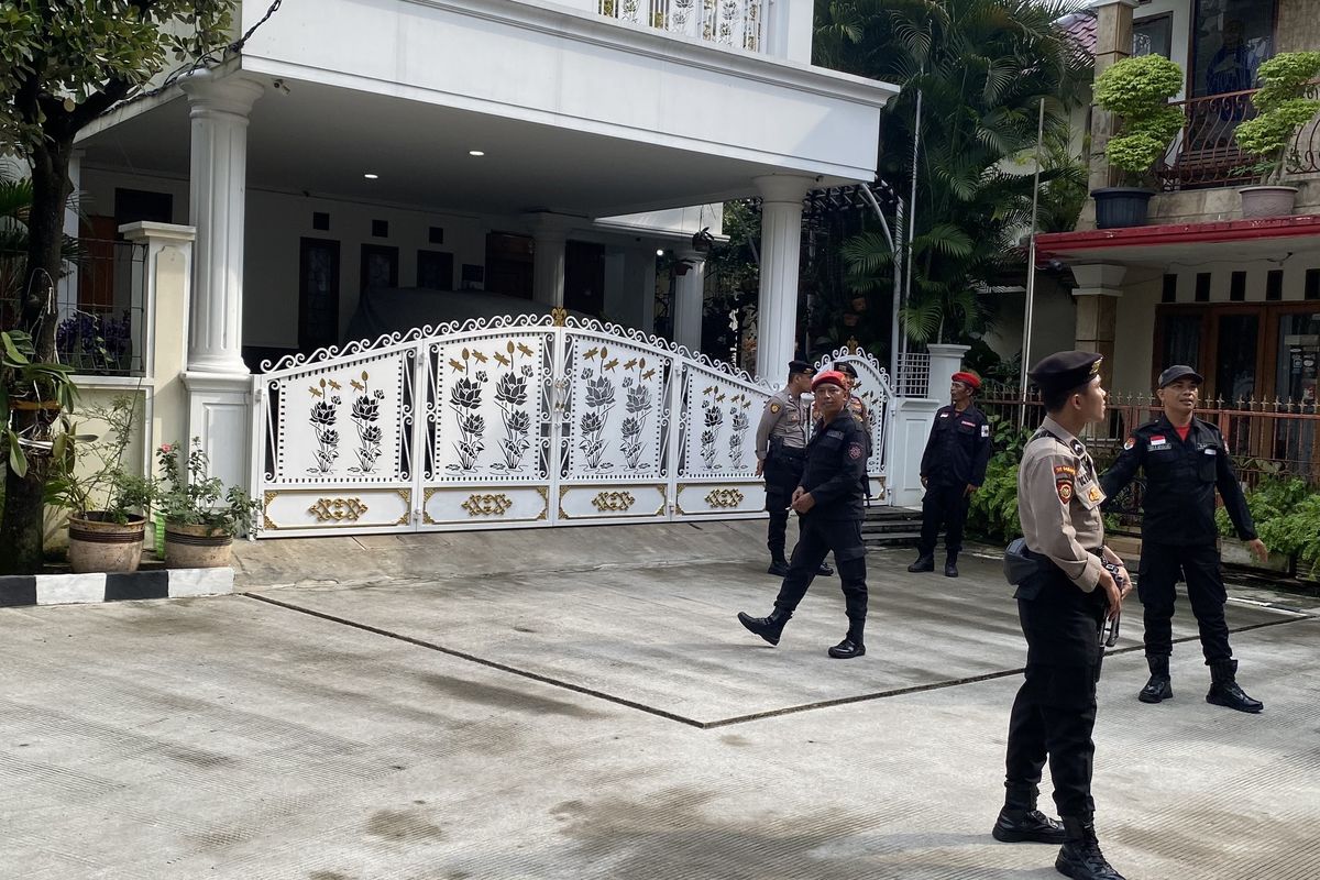 KPK Geledah Kediaman Sekjen PDI Perjuangan Hasto Kristiyanto