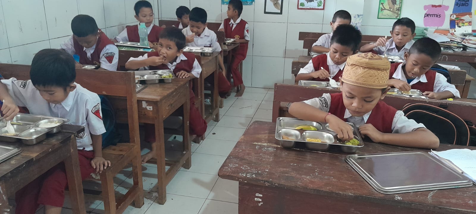 Begini Implementasi Program Makan Bergizi Gratis di SDN Parinring Makassar