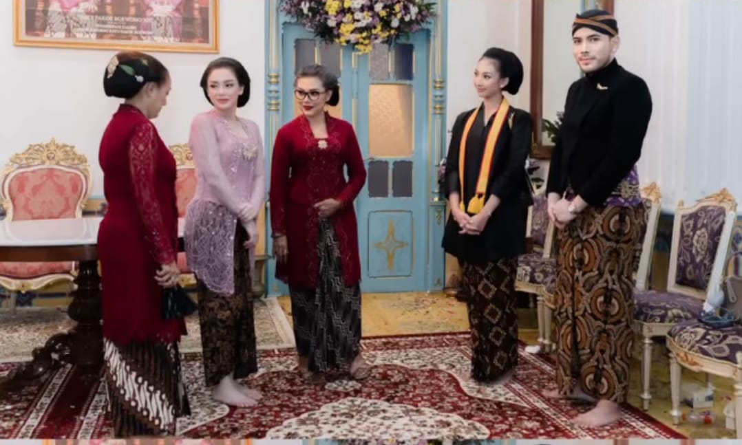 Momen Bersejarah di Keraton Solo: Kenaikan Takhta dan Pemberian Gelar Kehormatan