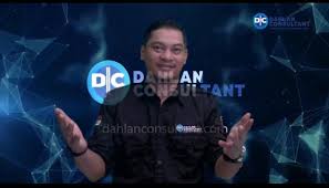 Pinjol Ilegal Cantumkan Logo OJK, Pakar Minta Lakukan Tindakan Tegas