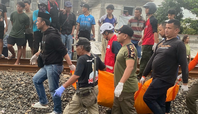 Terobos Palang, Siswi SMK di Semarang Tewas Tertabrak Kereta