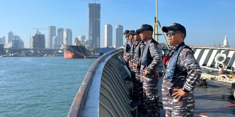 KRI Bung Tomo-357 Singgah di Sri Lanka Menuju Latihan Multinasional AMAN-25