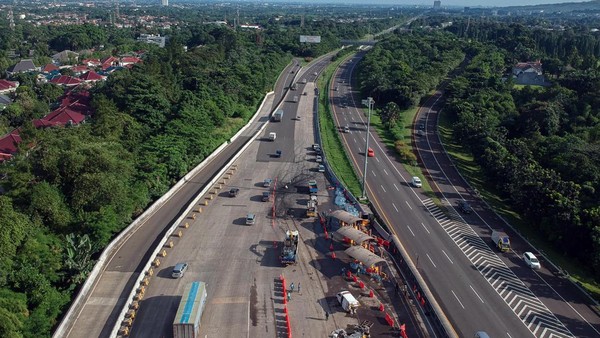 Petugas Identifikasi 8 Korban Tewas Kecelakaan di Tol Ciawi