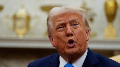 Perang Dagang Kian Sengit, Giliran Kanada Balas Kebijakan Trump Melalui Tarif 25 Persen