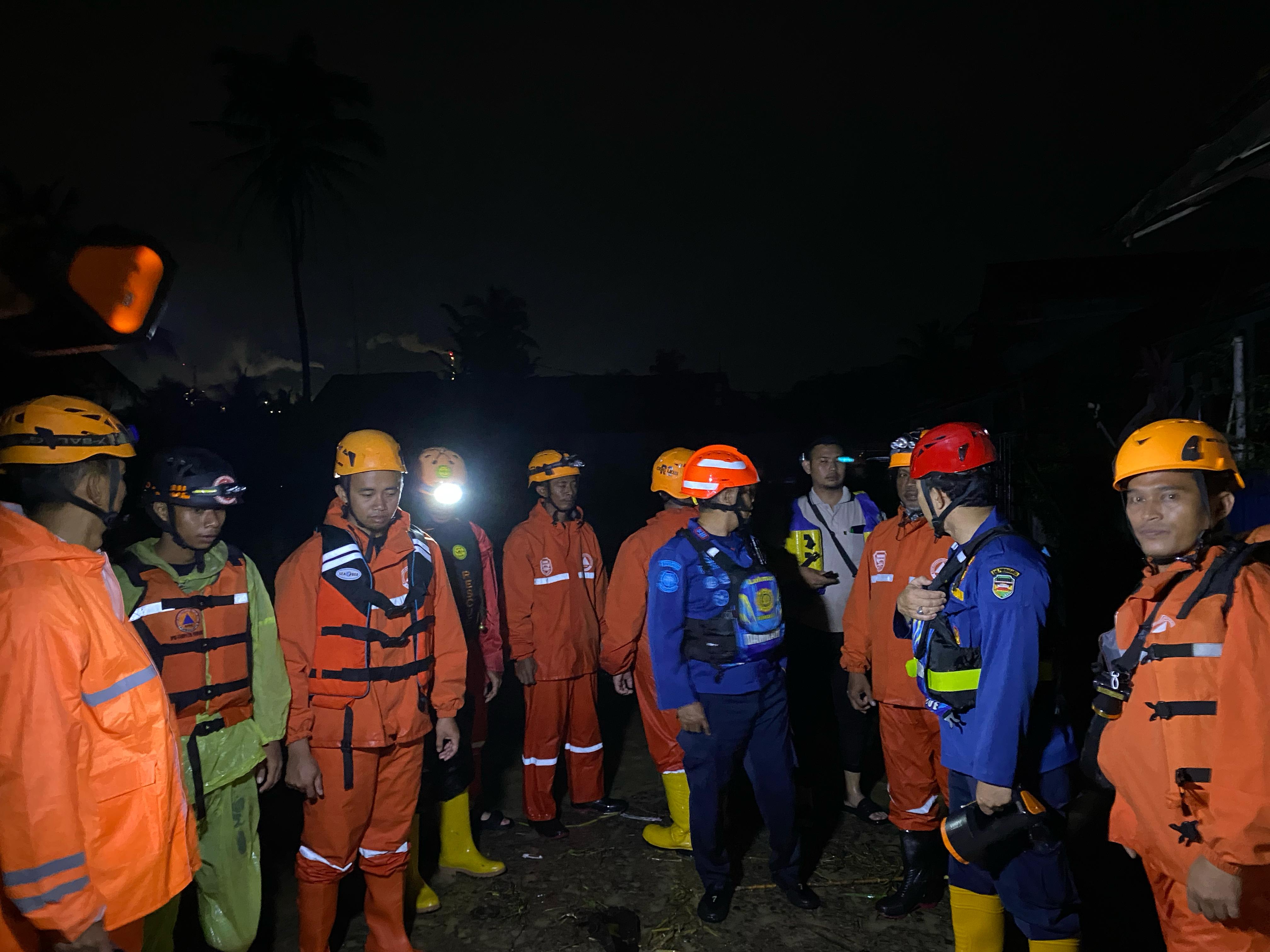 Tanggul Sungai Cinangka Jebol, Rendam Rumah Warga Purwakarta