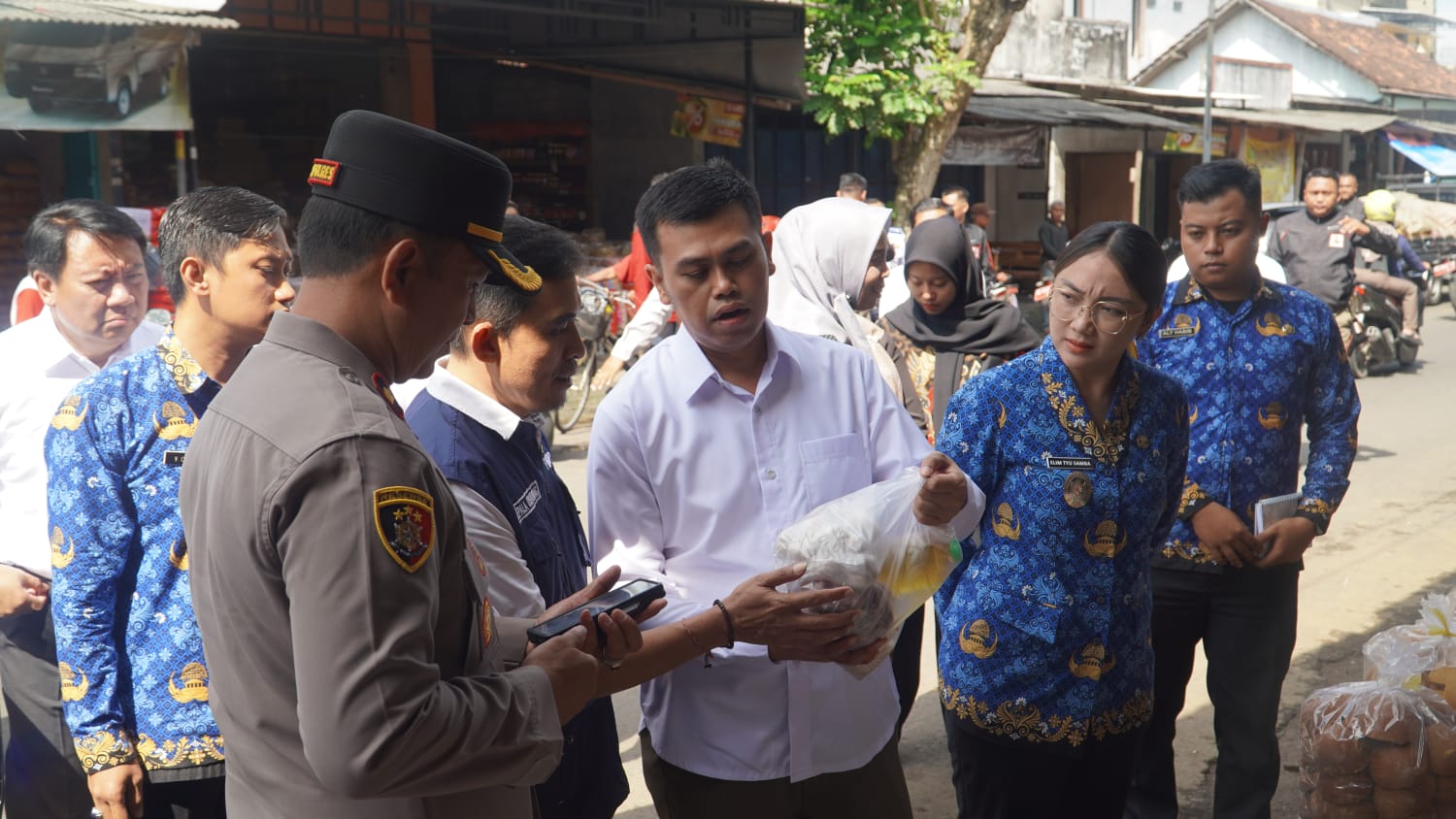 Walikota Blitar : Melalui Operasi Pasar Selain Stabilkan Harga Juga Bertujuan Ramaikan Pasar Tradisional