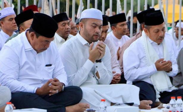 Pimpinan dan Anggota DPRD Riau Hadiri Acara Syukuran Pelantikan Gubernur & Wakil Gubernur Riau Periode 2025-2030