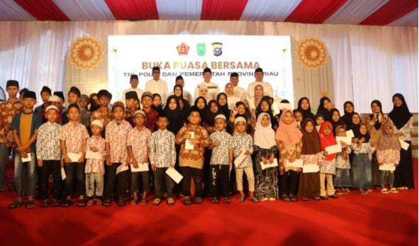 Waka I DPRD Riau Parisman Ihwan Hadiri Acara Buka Puasa Bersama yang diselenggarakan TNI-Polri di Bulan Ramadhan 1446 Hijriah