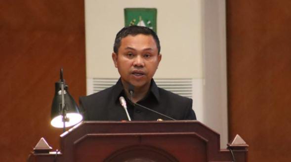 Rapat Paripurna Agenda Penyampaian Pidato Perdana Gubernur