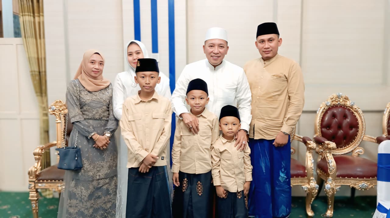 Direktur Media Kabar Bangsa Bersama Bupati Sampang Ucapkan Selamat Hari Raya Idul Fitri 1446H