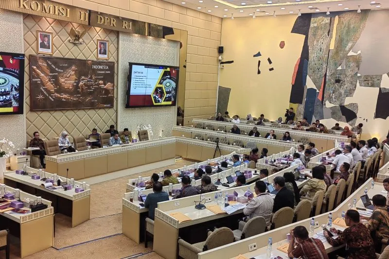 Empat Komisioner KPU Resmi Diberhentikan
