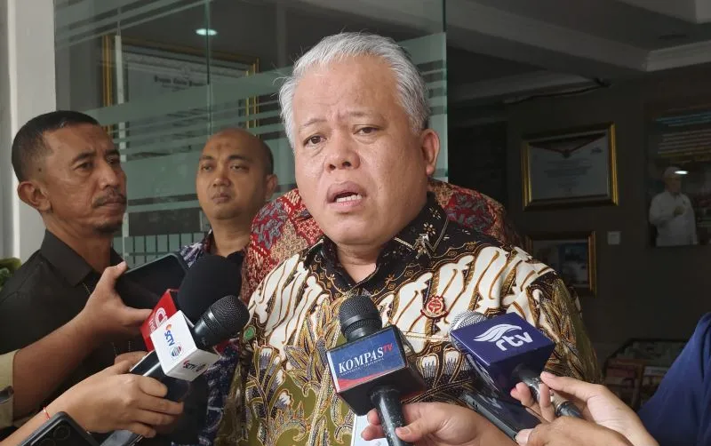 Barang Bukti Beserta Tersangka Eks Ketua PN Surabaya Dilimpahkan Kejagung ke JPU Kejari Pusat