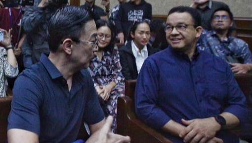 Sidang Tom Lembong Dihadiri Anies Baswedan
