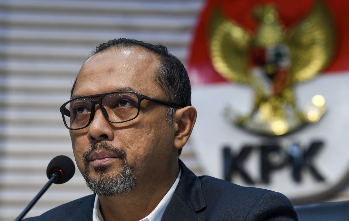 KPK Periksa Fathroni Diansyah