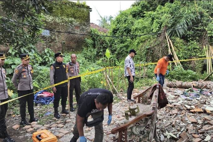 Ledakan Petasan di Jember, Sebuah Rumah Hancur