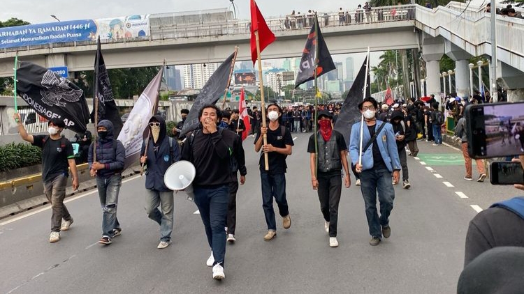 Aksi Tolak UU TNI dan Revisi UU Polri  Kembali Digelar di Senayan