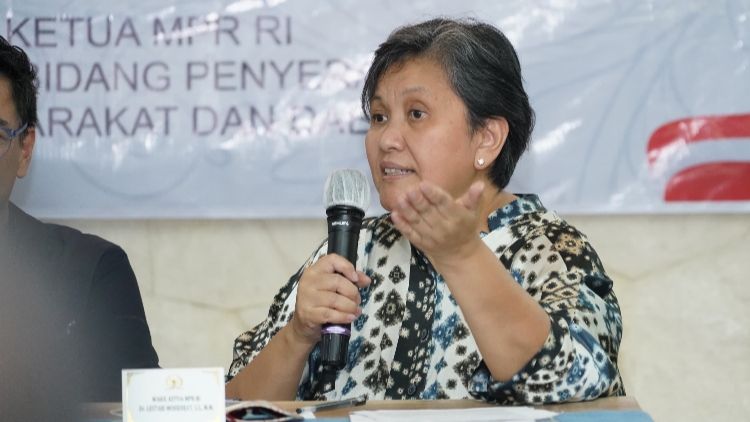 Lestari Moerdijat : Kebangkitan Seni Ukir Jepara di Tangan Generasi Muda