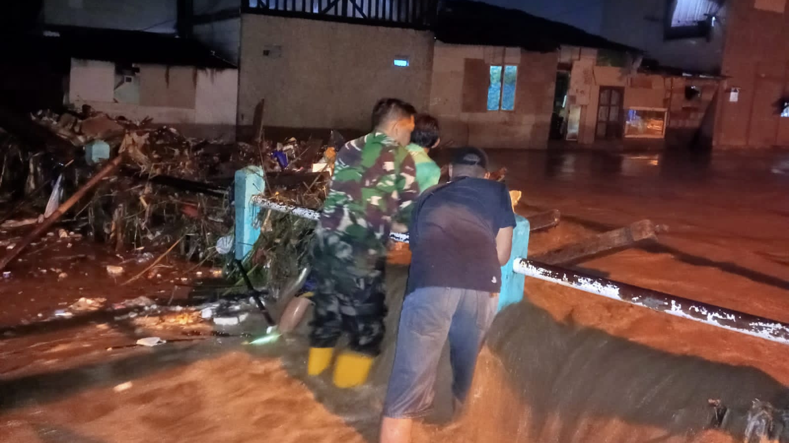 Banjir Rendam Empat Kecamatan di Kabupaten Bandung, Ratusan Warga Mengungsi
