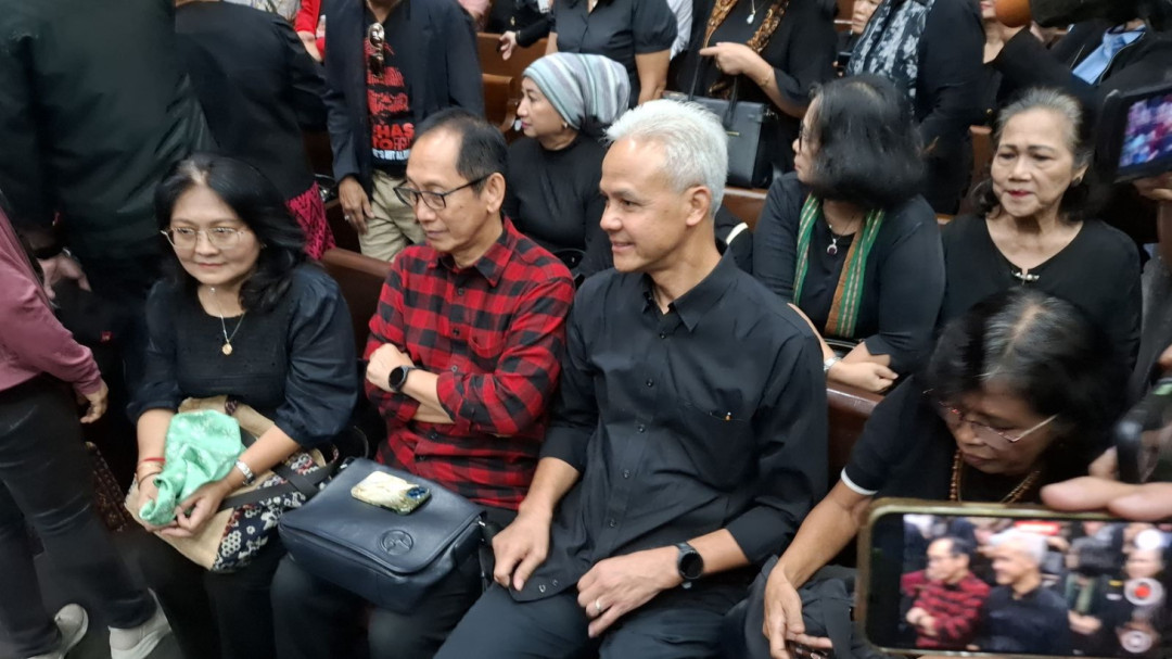 Ganjar Hadiri Persidangan Hasto Kristiyanto
