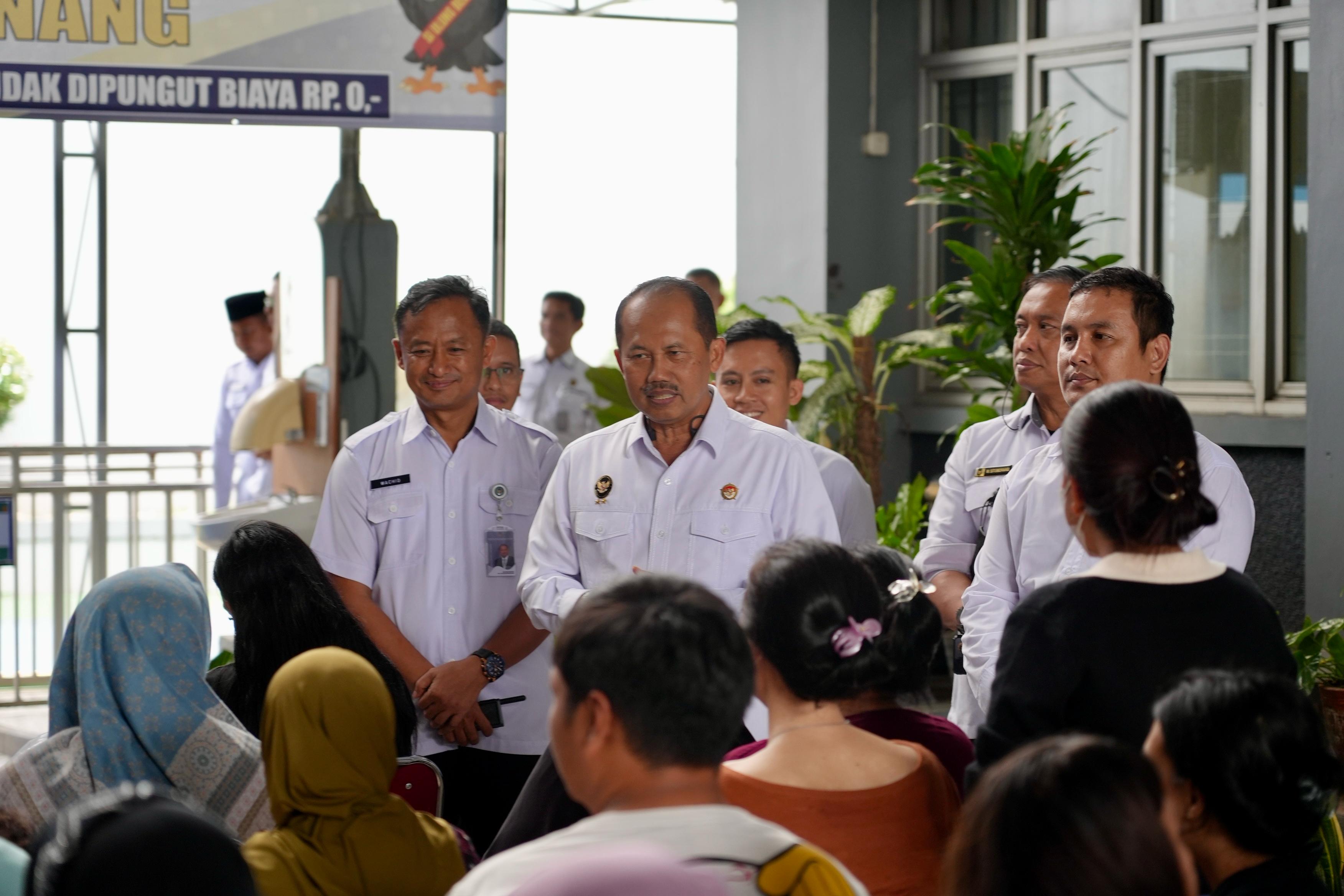 Pasca Lebaran, Kemenko Polkam Pantau Layanan Kunjungan Keluarga di Lapas Cipinang