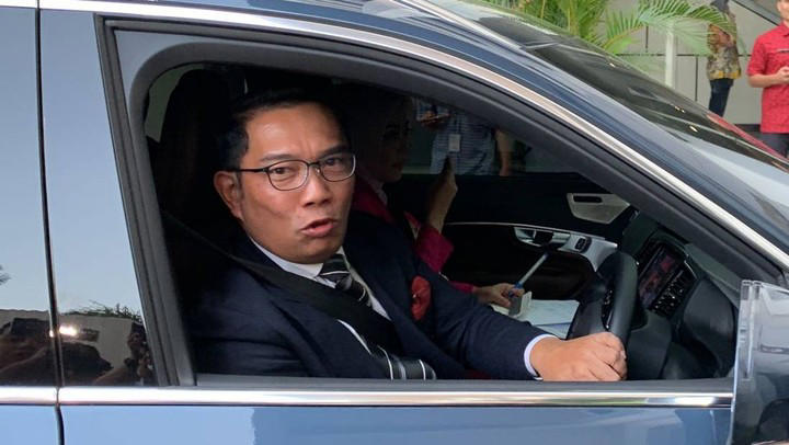 Mobil RK yang Disita KPK Bermerk Mercedes-Benz