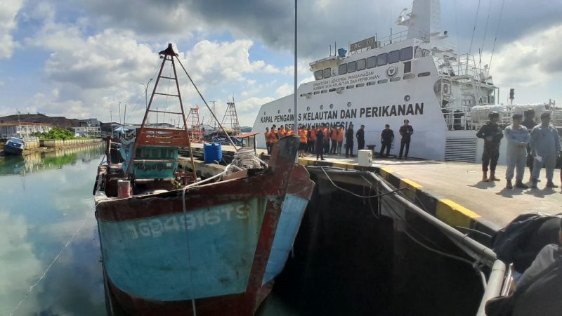 Dua Kapal Ikan Vietnam Berhasil Ditangkap