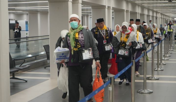 Petugas Gagalkan Keberangkatan 10  Jemaah Haji Ilegal