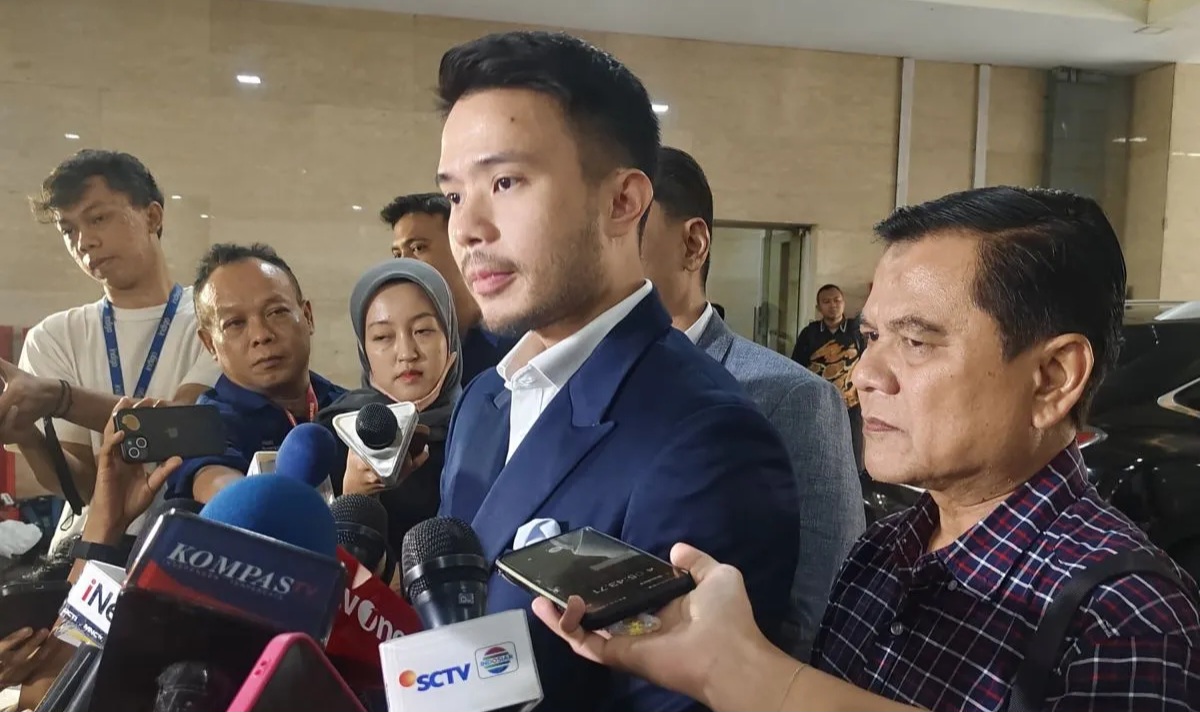 Wahyudi Andrianto Bawa Ijazah Asli Jokowi