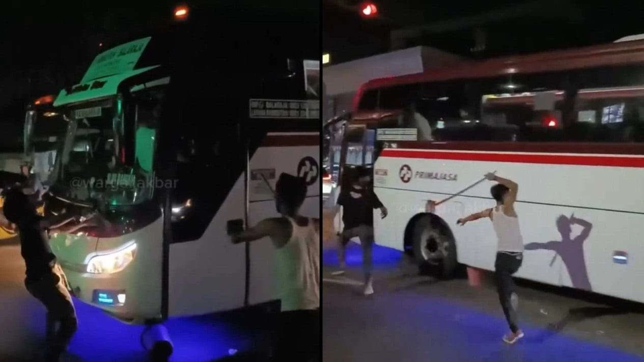 Pengamen Lakukan Pengrusakan Bus di Jalan Raya Serang-Tangerang