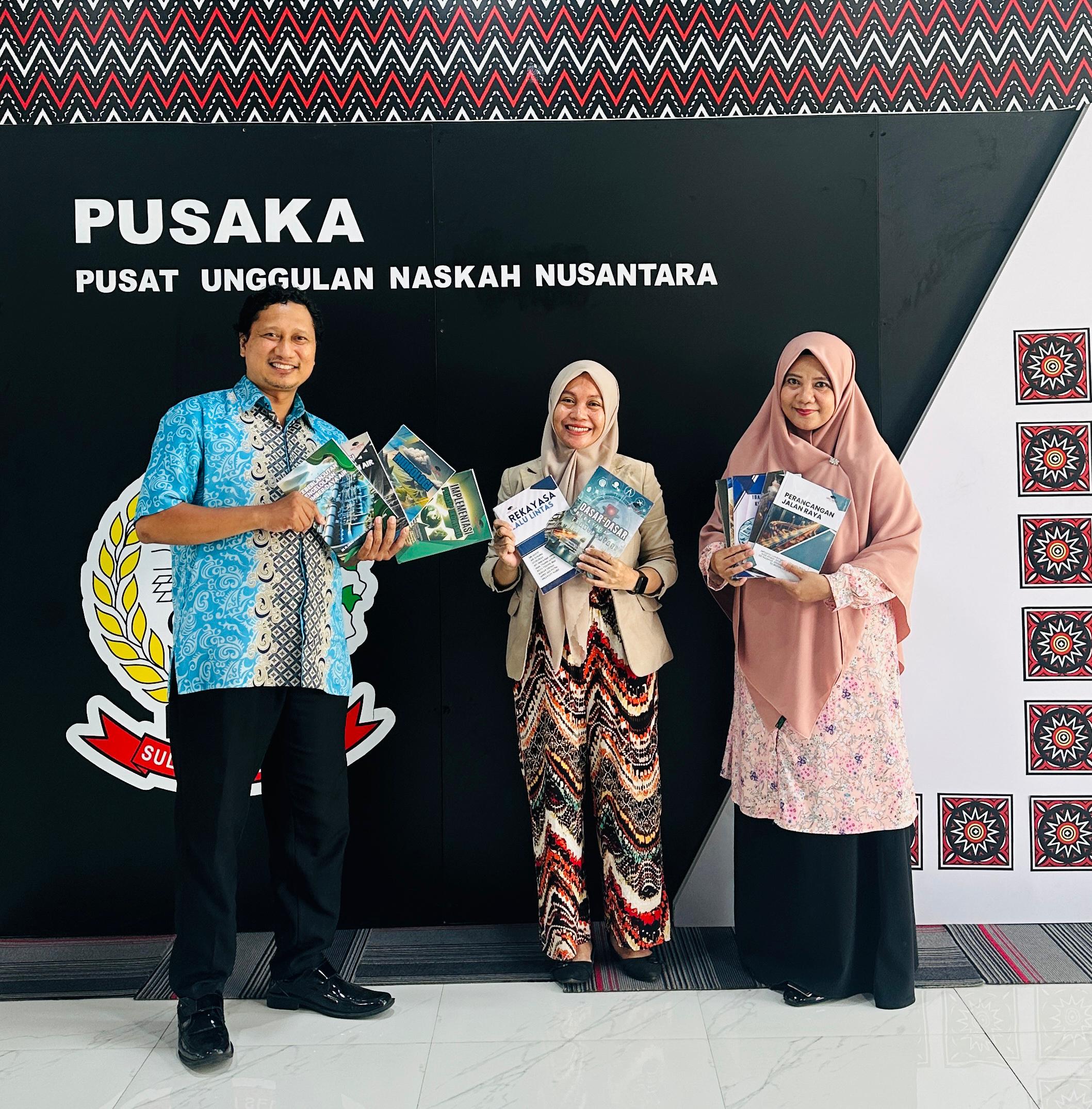 Dr Sri Gusty Penerbitan Arsy Media Serahkan 23 Judul Buku ke DPK Provinsi Sulsel
