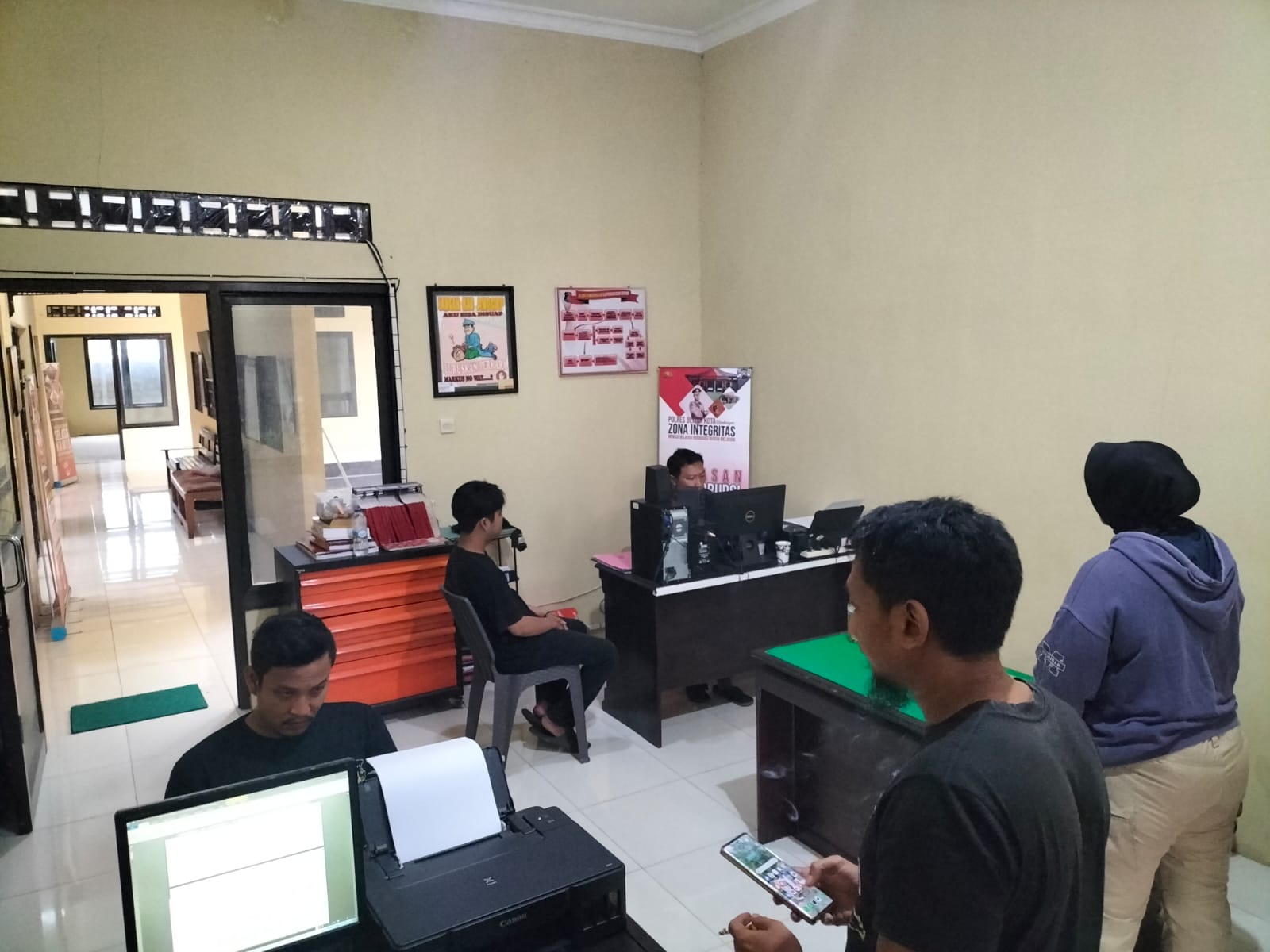 Polisi Ringkus Pemuda Mabuk di Blitar, Gebuk Wajah Teman Pakai Batu Paving