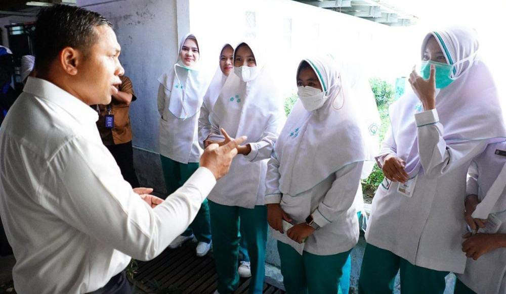 Gubernur Riau Abdul Wahid: Pegawai RSUD Arifin Achmad Harus Ramah dan Senyum ke Pasien