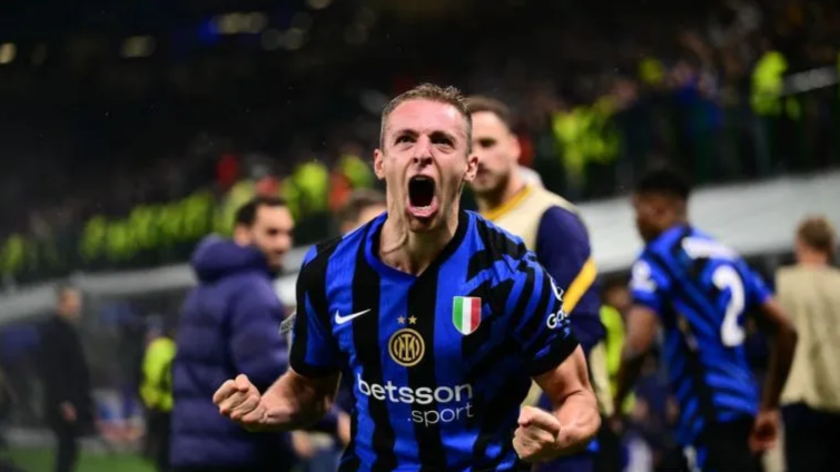 Barcelona Tumbang, Davide Frattesi dan Denzel Dumfries Luapkan Emosi