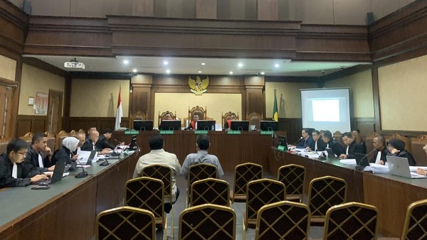 Sidang Tom Lembong Ditunda