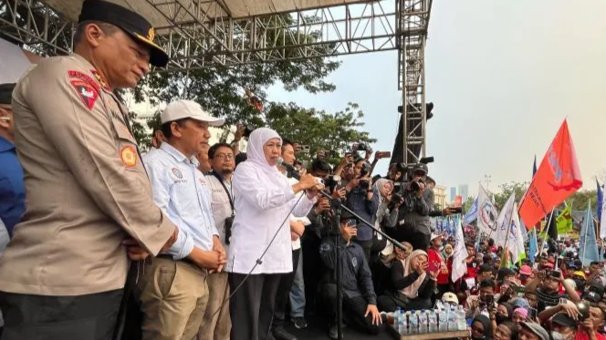 Khofifah Janjikan Korban PHK melalui Program Pelatihan Bersertifikat