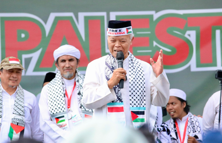 Di Depan Belasan Ribu Massa Aksi, HNW Meminta Mesir dan Libya Membuka Jalan bagi Relawan Kemanusiaan Global untuk Gaza