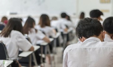 Dari Papan Tulis ke Algoritma: Transformasi Digital Ruang Kelas