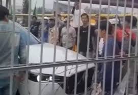 Viral! Anggota Dewan Kota Cilegon Diduga Tabrak Massa Pendemo