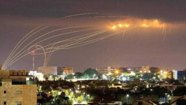 Viral! Yaman Gelar Nobar Tonton Iran Serang Israel