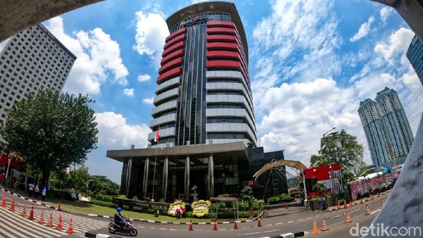 Blitar Dipusaran Korupsi Dana Hibah APBD Jatim, 5 Saksi Tengah Diperiksa KPK