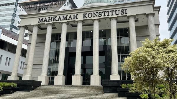 MK Tolak Gugatan Capres-Cawapres Minimal Sarjana