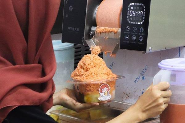 Viral! Konon Sepi, Ribuan Es Serut Dibagikan di PRJ