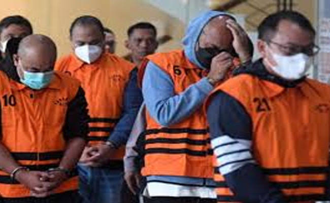 KPK Minta Tersangka Korupsi Tak Pakai Masker, DPR RI: Itu Melanggar HAM!