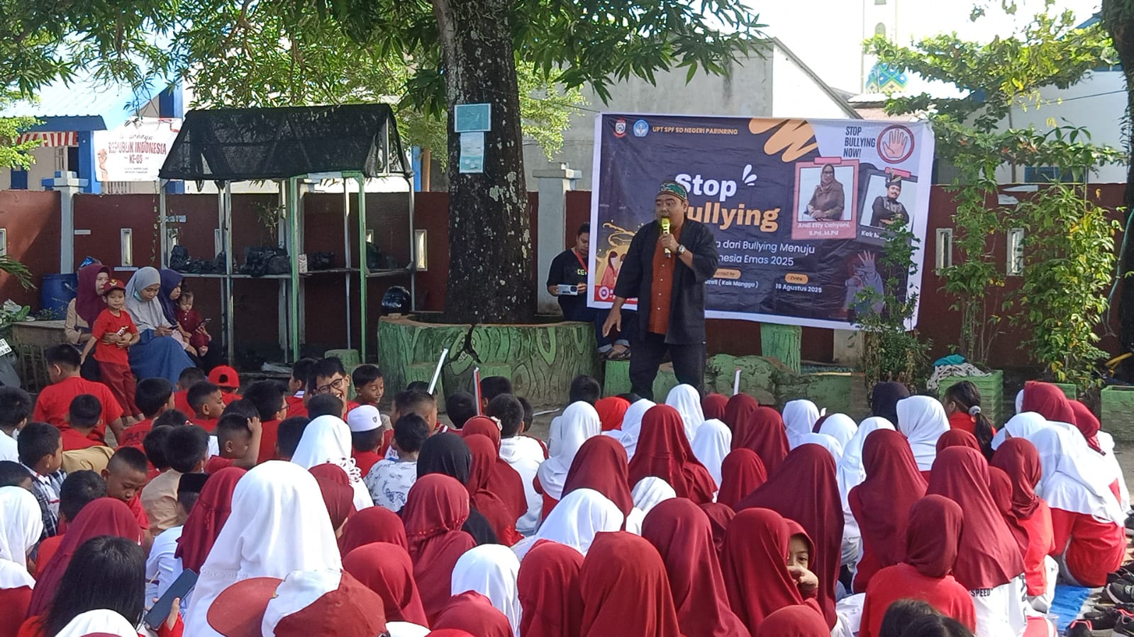 Momen Perayaan HUT Kemerdekaan RI ke-80, SD Negeri Parinring Hadirkan Pendongeng Edukasi Stop Bullying