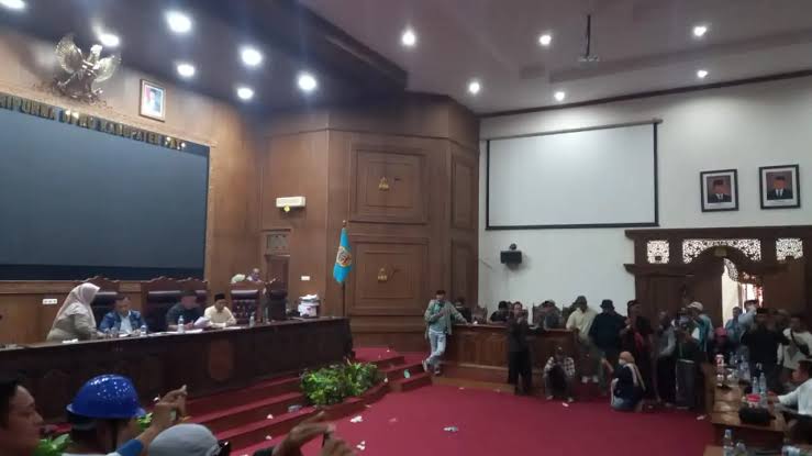 Dewan Gelar Sidang Paripurna Bahas Pemakzulan Bupati Pati